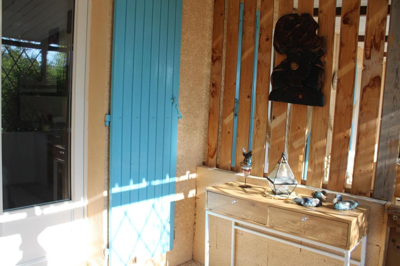 Philippe & Marie, A Louer Petite Chambre Chez L'Habitant Avec Terrasse Dans Villa, Au Pied Du Luberon Cucuron Exterior foto